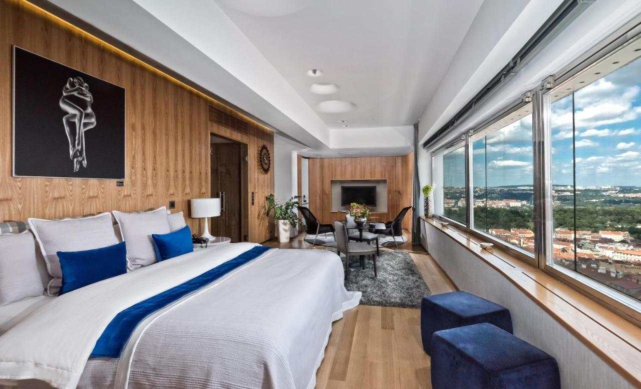 Sky Suite Hotel Prague Exterior photo